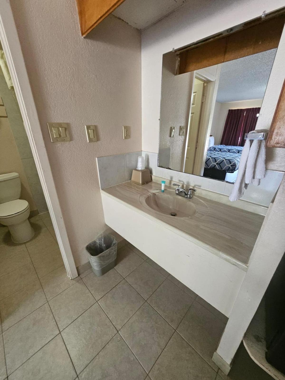 Regency Inn Jewett Extérieur photo