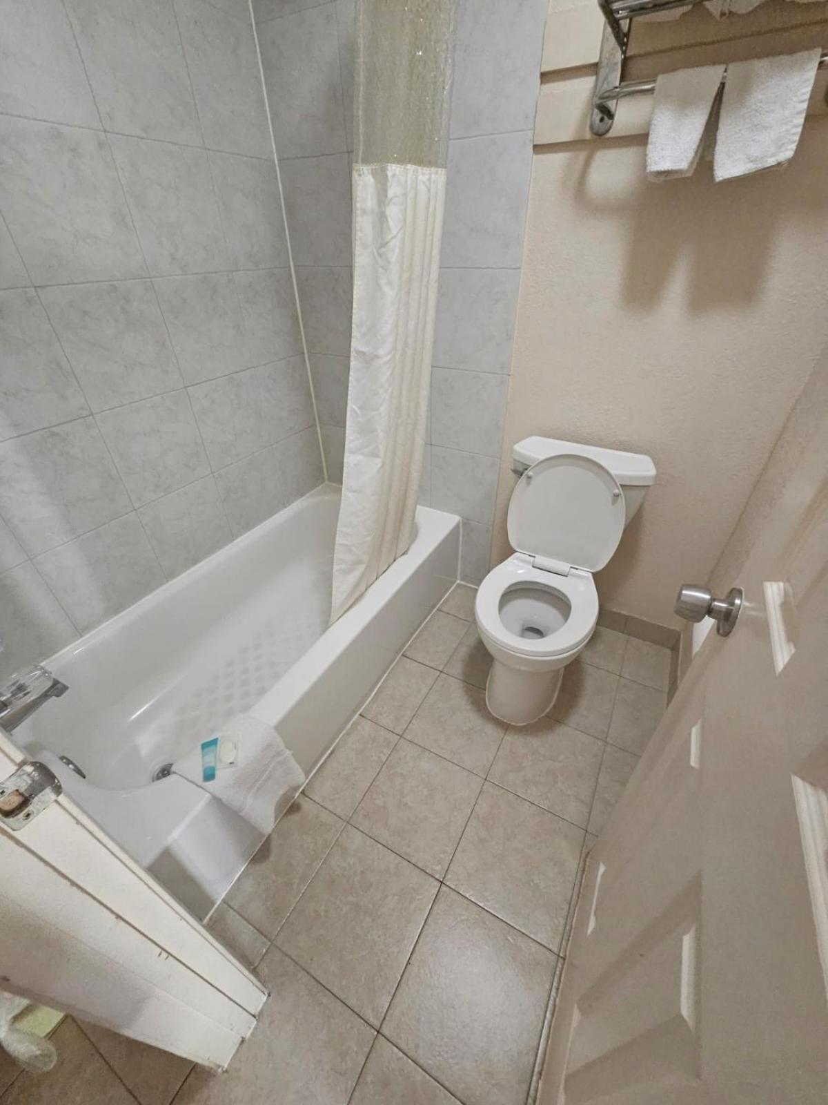 Regency Inn Jewett Extérieur photo